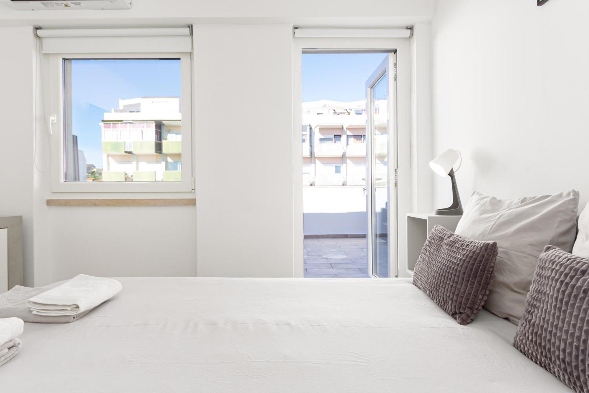 Cacilhas Riverview! Apartment Almada